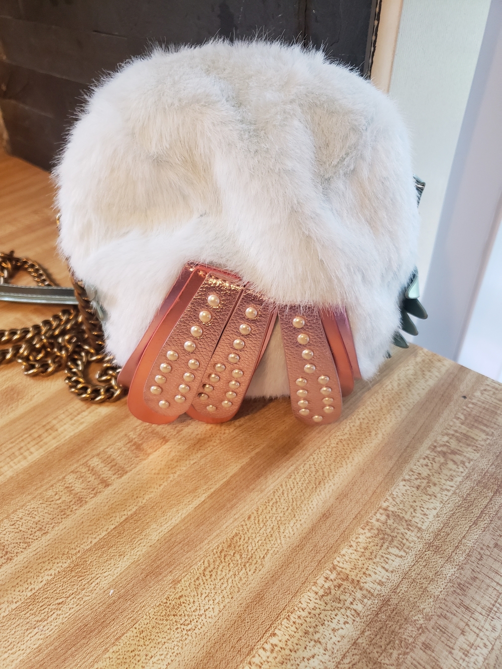 Kurt Geiger NWT Raven Faux Fur Crossbody & Dustbag COLLECTABLE - Picture 2 of 3